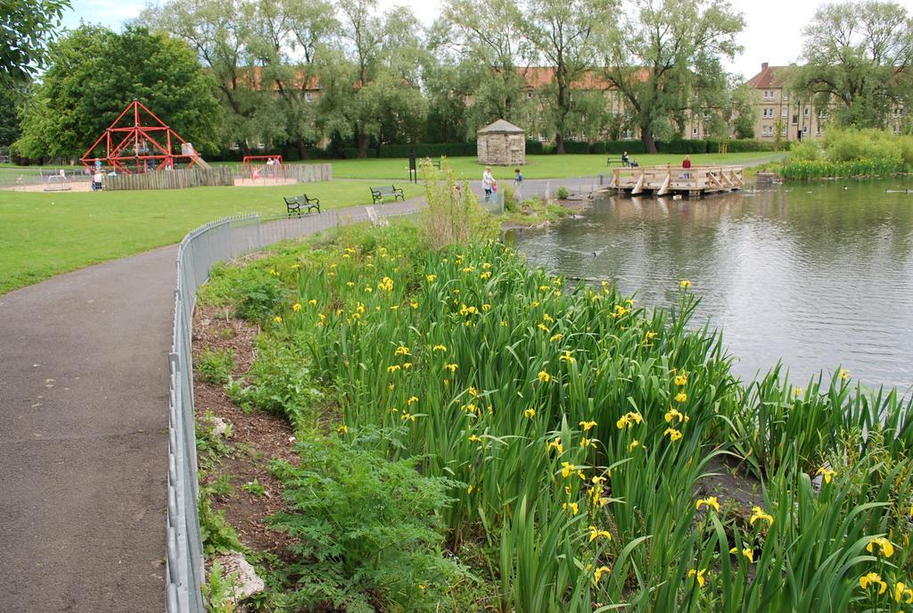 Lochend Park View Apartment Edinburgh Buitenkant foto