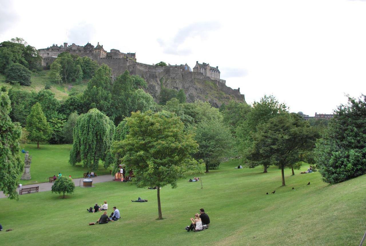 Lochend Park View Apartment Edinburgh Buitenkant foto